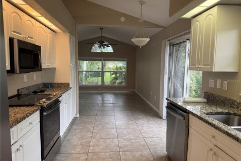 House in Venice, Florida 3 bedrooms, 174.66 sq.m. № 2427415 - photo 16