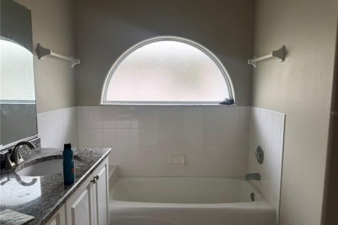 House in Venice, Florida 3 bedrooms, 174.66 sq.m. № 2427415 - photo 17