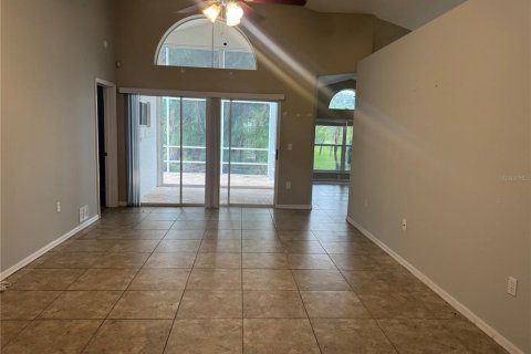 House in Venice, Florida 3 bedrooms, 174.66 sq.m. № 2427415 - photo 5