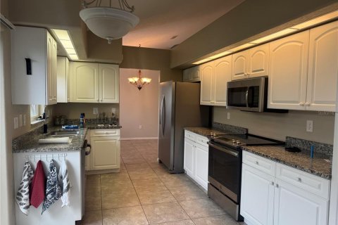 House in Venice, Florida 3 bedrooms, 174.66 sq.m. № 2427415 - photo 15
