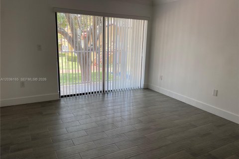 Copropriété à louer à Miami, Floride: 2 chambres, 83.24 m2 № 2086013 - photo 8