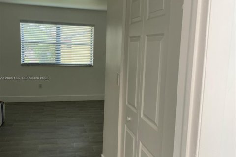 Copropriété à louer à Miami, Floride: 2 chambres, 83.24 m2 № 2086013 - photo 9