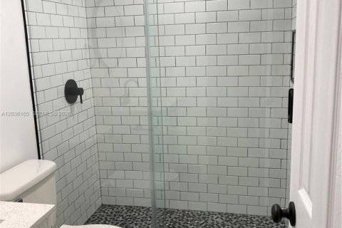 Copropriété à louer à Miami, Floride: 2 chambres, 83.24 m2 № 2086013 - photo 7