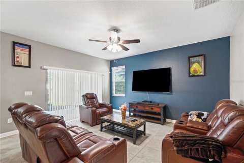 House in Orlando, Florida 5 bedrooms, 245.08 sq.m. № 1817817 - photo 6