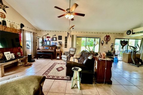 Casa en venta en Astor, Florida, 2 dormitorios, 201.41 m2 № 1831444 - foto 3