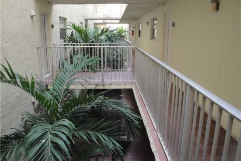 Снять в аренду кондоминиум в Хайалиа Гарденс, Флорида 2 спальни, 89.19м2, № 1949529 - фото 11