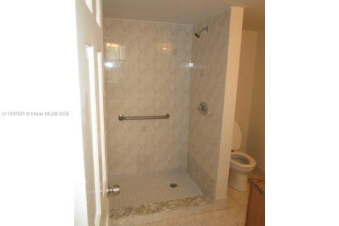 Снять в аренду кондоминиум в Хайалиа Гарденс, Флорида 2 спальни, 89.19м2, № 1949529 - фото 7