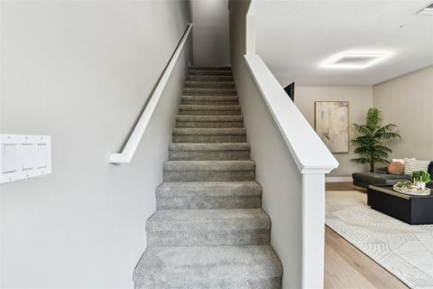 Townhouse in Brandon, Florida 3 bedrooms, 178.09 sq.m. № 1659626 - photo 19