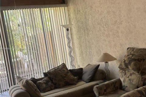 Touwnhouse à vendre à Fort Lauderdale, Floride: 3 chambres, 145.39 m2 № 2031612 - photo 3