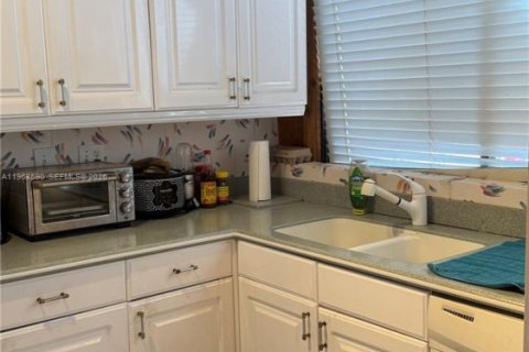 Touwnhouse à vendre à Fort Lauderdale, Floride: 3 chambres, 145.39 m2 № 2031612 - photo 6