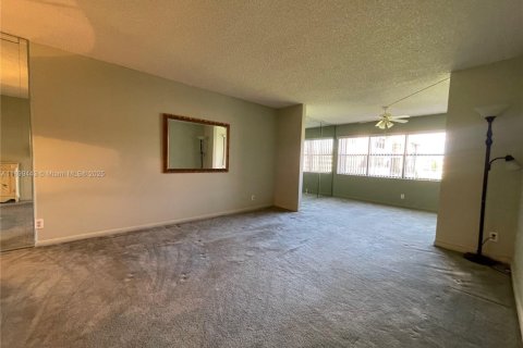 Condo in Sunrise, Florida, 1 bedroom  № 2014822 - photo 10