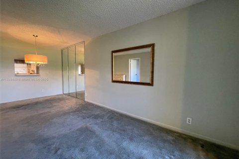 Condo in Sunrise, Florida, 1 bedroom  № 2014822 - photo 9
