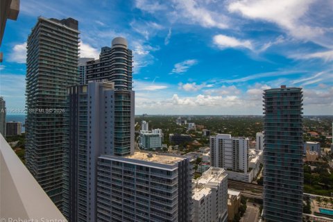 Condo in Miami, Florida  № 2052829 - photo 2