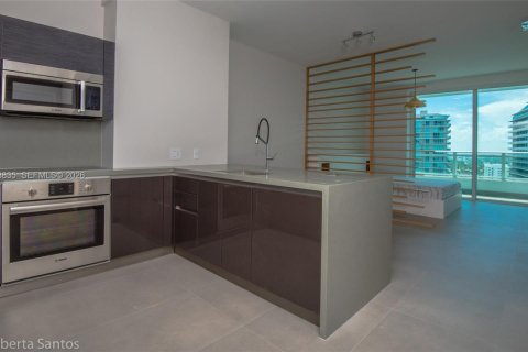 Condo in Miami, Florida  № 2052829 - photo 10