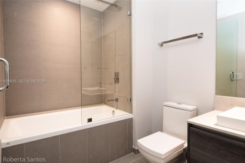 Condo in Miami, Florida  № 2052829 - photo 5