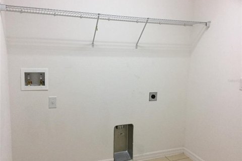 Снять в аренду виллу или дом в Дэвенпорт, Флорида 4 спальни, 158.12м2, № 1910913 - фото 12
