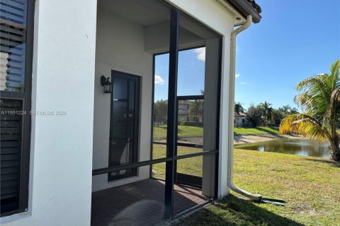 Villa ou maison à louer à Ave Maria, Floride: 4 chambres № 2077338 - photo 3