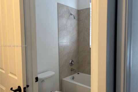 Villa ou maison à louer à Ave Maria, Floride: 4 chambres № 2077338 - photo 12