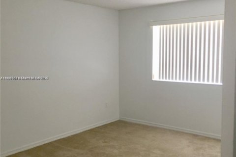 Купить таунхаус в Хомстед, Флорида 4 спальни, 171.5м2, № 1965578 - фото 8