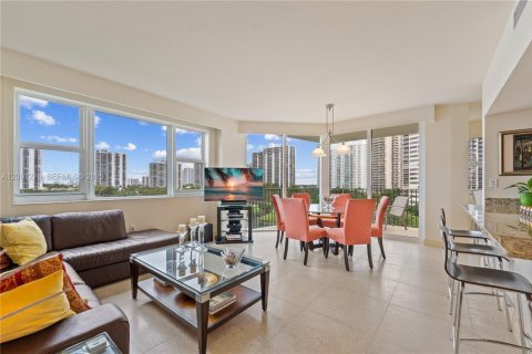 Copropriété à vendre à Aventura, Floride: 2 chambres, 132.94 m2 № 2170231 - photo 11
