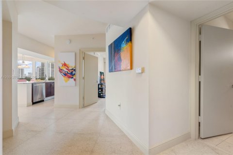 Condo à Aventura, Floride, 2 chambres  № 2170231