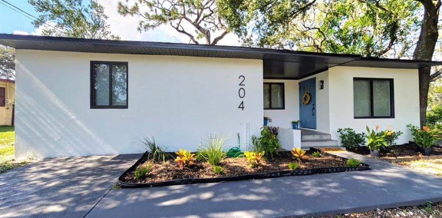 House in Temple Terrace, Florida 4 bedrooms, 155.15 sq.m. № 1854410