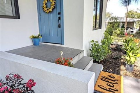 House in Temple Terrace, Florida 4 bedrooms, 155.15 sq.m. № 1854410 - photo 8