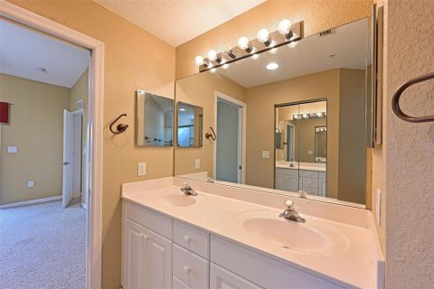 Condo in Bradenton, Florida, 2 bedrooms  № 1902510 - photo 12