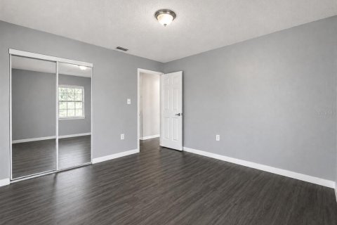 Townhouse in Winter Haven, Florida 2 bedrooms, 97.55 sq.m. № 2377793 - photo 9