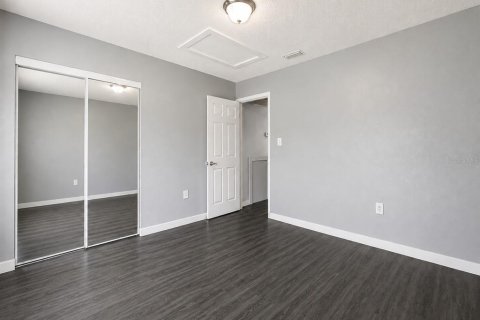 Townhouse in Winter Haven, Florida 2 bedrooms, 97.55 sq.m. № 2377793 - photo 12