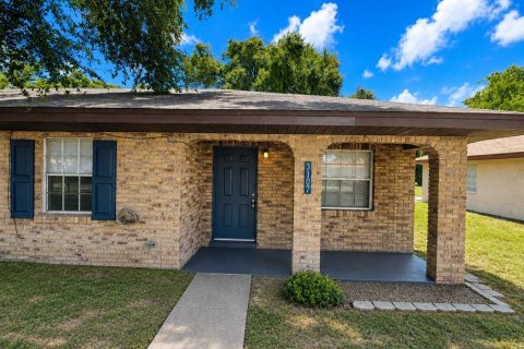 Townhouse in Winter Haven, Florida 2 bedrooms, 97.55 sq.m. № 2377793