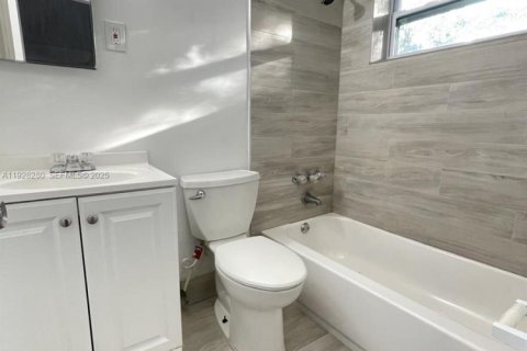 House in Fort Lauderdale, Florida 1 bedroom № 1988328 - photo 3