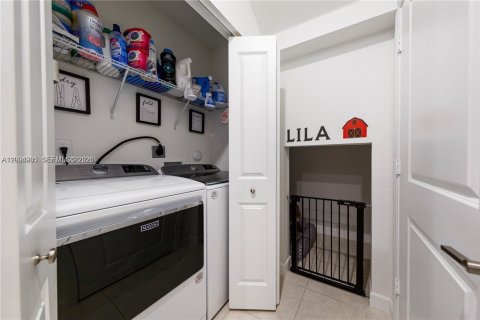 Touwnhouse à louer à Homestead, Floride: 4 chambres, 169.73 m2 № 2397621 - photo 21