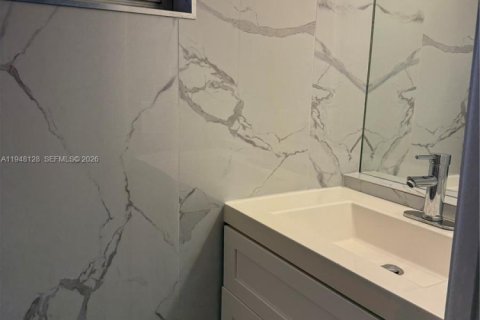 Condo in Aventura, Florida, 1 bedroom № 2004176 - photo 8