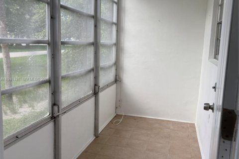 Condo in Aventura, Florida, 1 bedroom № 2004176 - photo 11