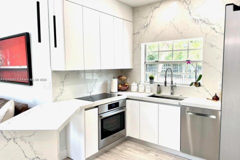 Снять в аренду кондоминиум в Майами, Флорида 1 спальня, 86.4м2, № 1973185 - фото 4