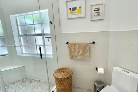 Снять в аренду кондоминиум в Майами, Флорида 1 спальня, 86.4м2, № 1973185 - фото 9