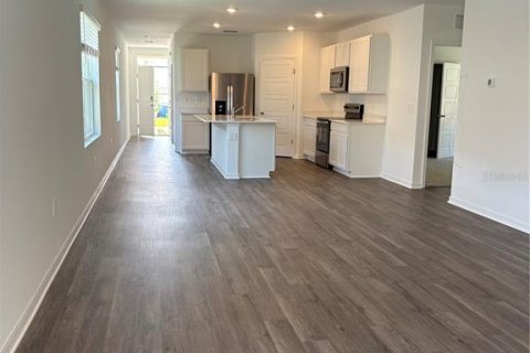 Villa ou maison à louer à Davenport, Floride: 4 chambres, 154.68 m2 № 2107231 - photo 2