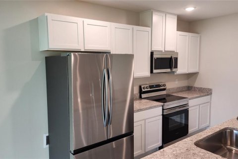 Casa en alquiler en Palm Bay, Florida, 4 dormitorios, 173.45 m2 № 1913578 - foto 6