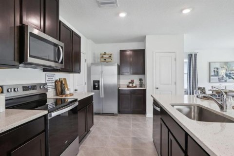 House in BERRY BAY in Wimauma, Florida 4 bedrooms, 214.14 sq.m. № 1873874 - photo 6