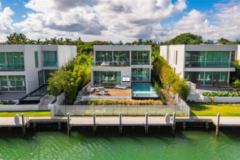 Casa en venta en Miami Beach, Florida, 4 dormitorios № 1466662 - foto 2