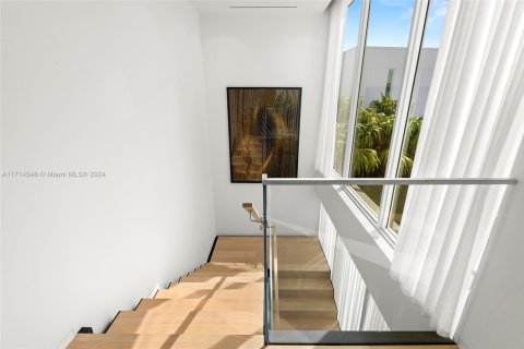 Casa en venta en Miami Beach, Florida, 4 dormitorios № 1466662 - foto 25