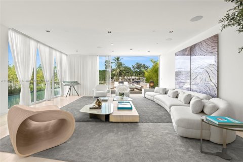 Casa en venta en Miami Beach, Florida, 4 dormitorios № 1466662 - foto 11