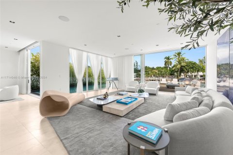 Casa en venta en Miami Beach, Florida, 4 dormitorios № 1466662 - foto 1