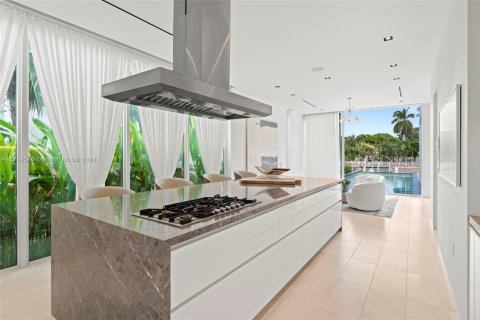 Casa en venta en Miami Beach, Florida, 4 dormitorios № 1466662 - foto 20