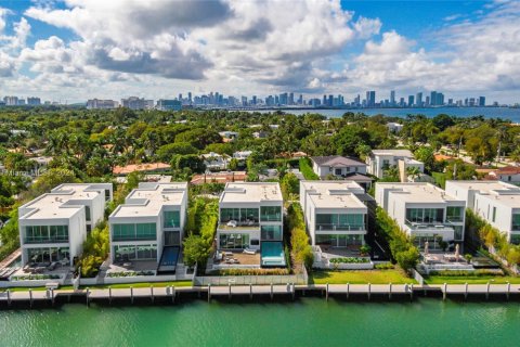 Casa en venta en Miami Beach, Florida, 4 dormitorios № 1466662 - foto 4