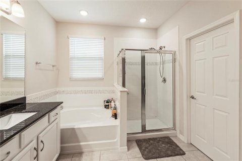 House in Winter Garden, Florida 4 bedrooms, 318.1 sq.m. № 1618591 - photo 17