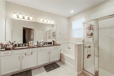 House in Winter Garden, Florida 4 bedrooms, 318.1 sq.m. № 1618591 - photo 16