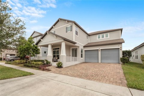 House in Winter Garden, Florida 4 bedrooms, 318.1 sq.m. № 1618591 - photo 1