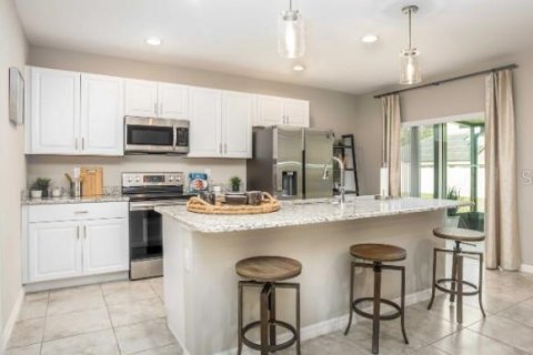 Casa en venta en Spring Hill, Florida, 4 dormitorios, 173.45 m2 № 1813410 - foto 4